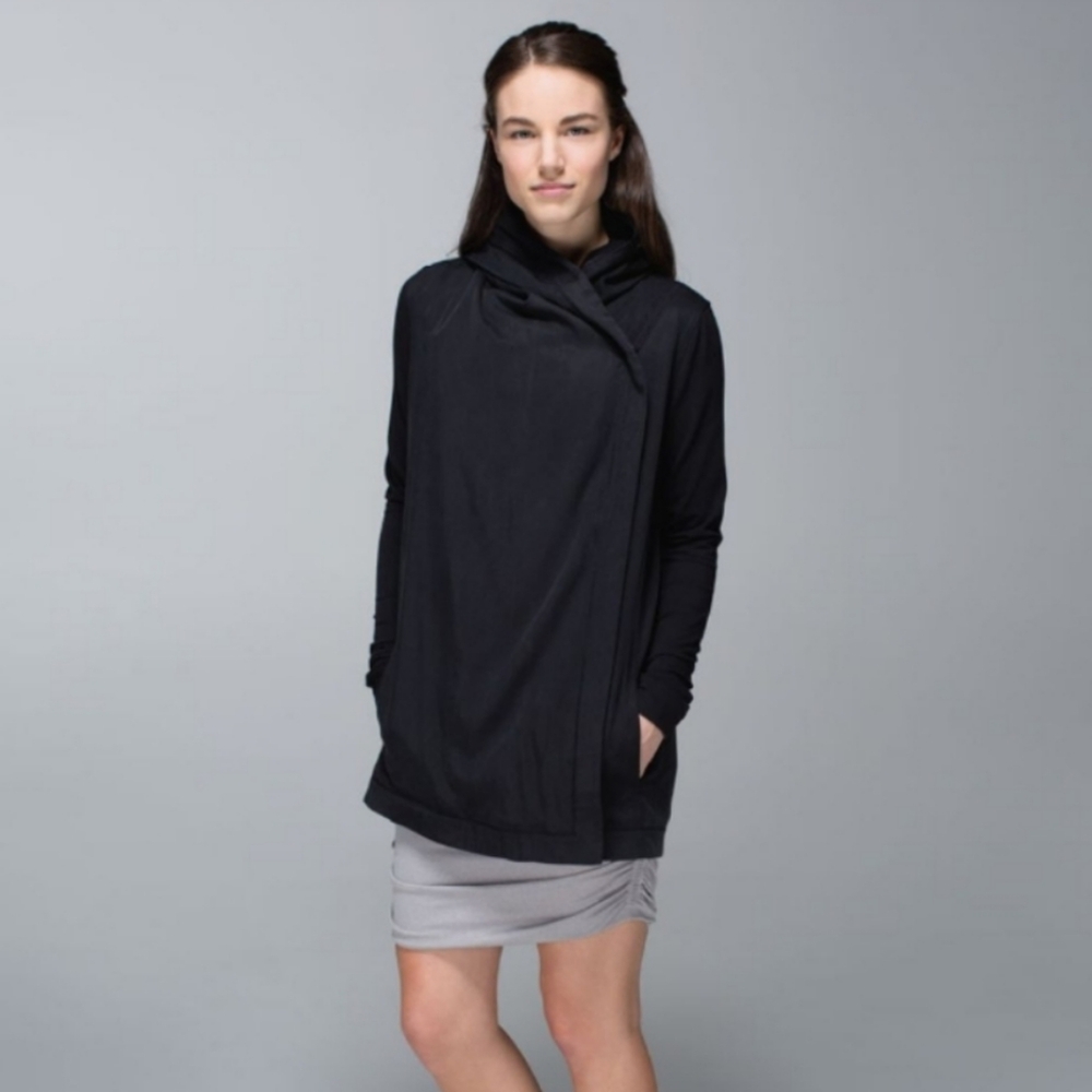 Lululemon Black Draped Wrap ~ Size 6